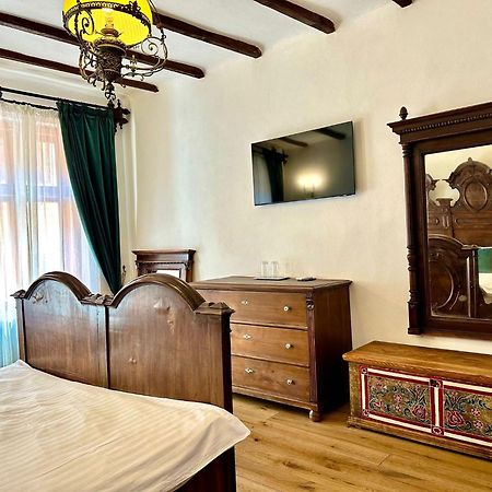 The Throne - M Museum Hotel Sighisoara Ngoại thất bức ảnh