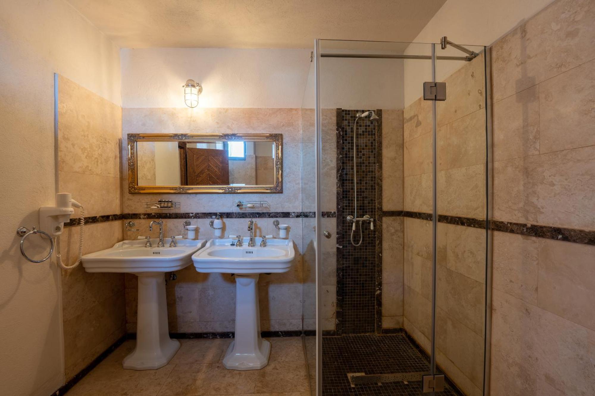 The Throne - M Museum Hotel Sighisoara Ngoại thất bức ảnh