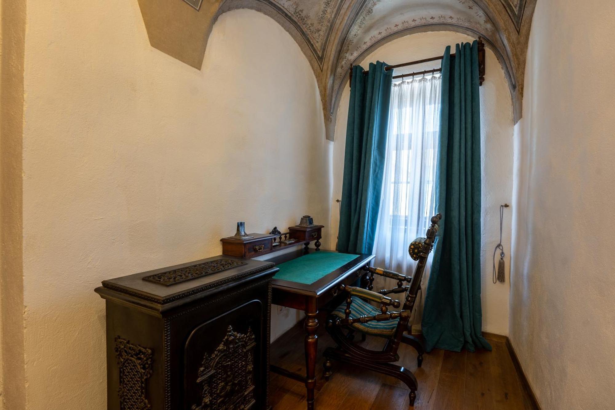 The Throne - M Museum Hotel Sighisoara Ngoại thất bức ảnh