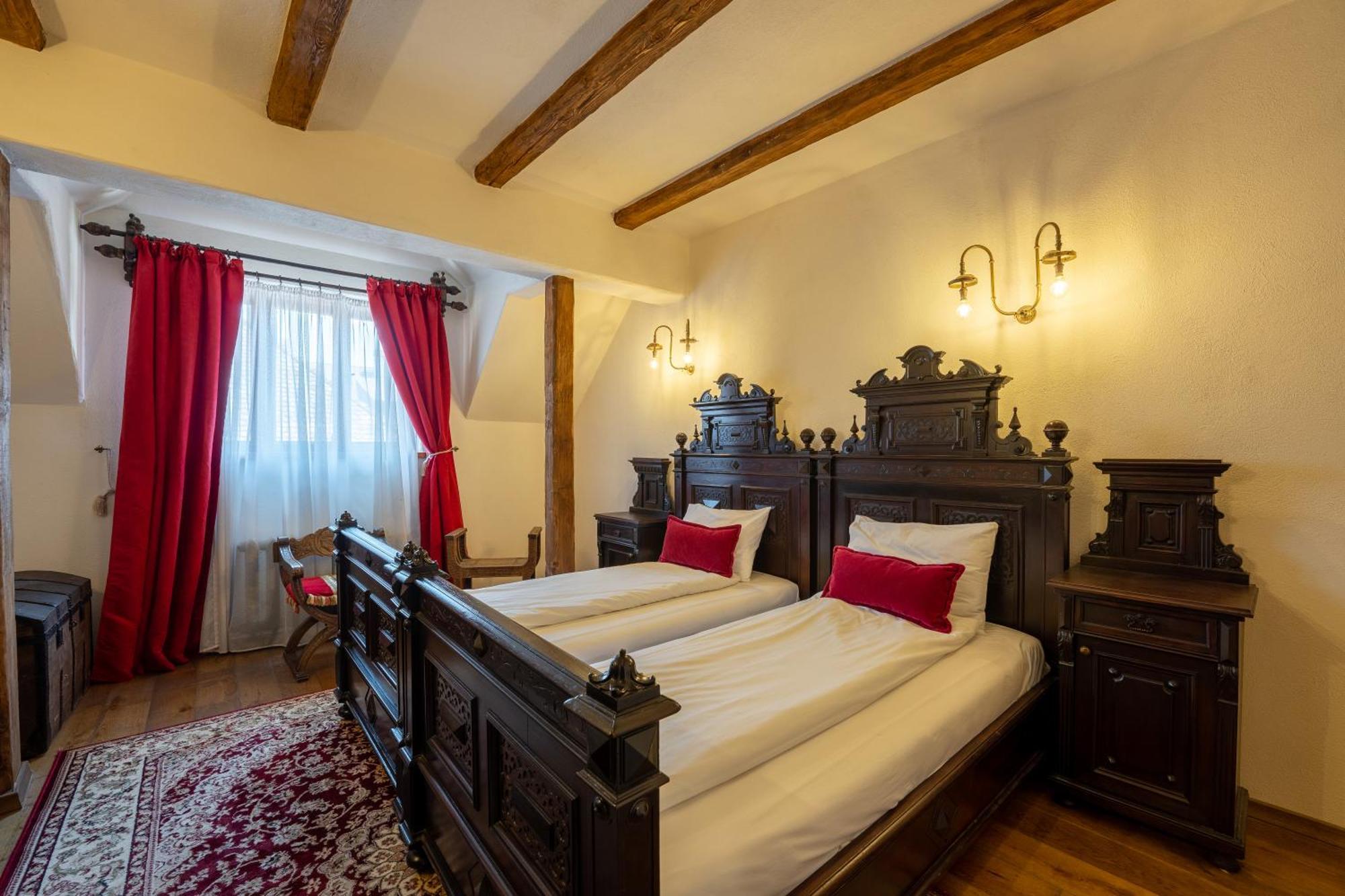 The Throne - M Museum Hotel Sighisoara Ngoại thất bức ảnh