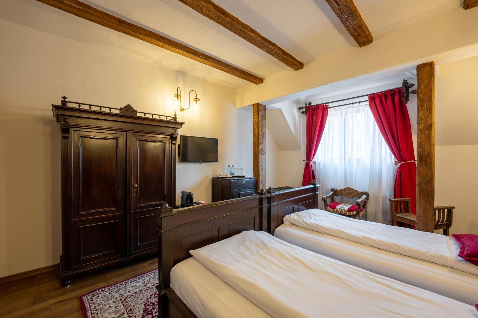 The Throne - M Museum Hotel Sighisoara Ngoại thất bức ảnh