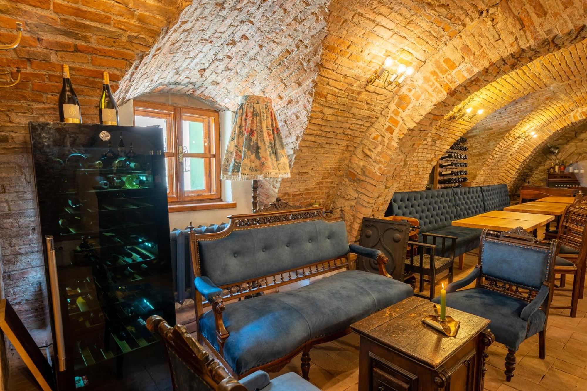 The Throne - M Museum Hotel Sighisoara Ngoại thất bức ảnh